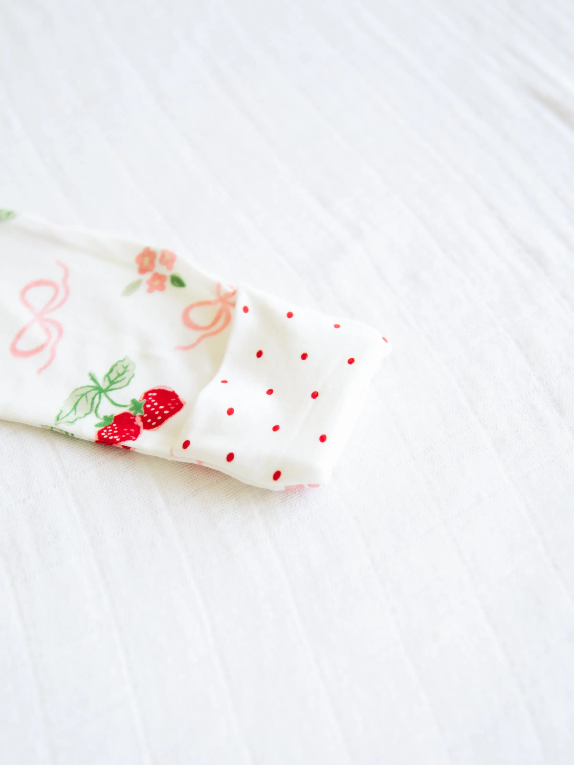 Cloud Layette - Sweet Berry Bows