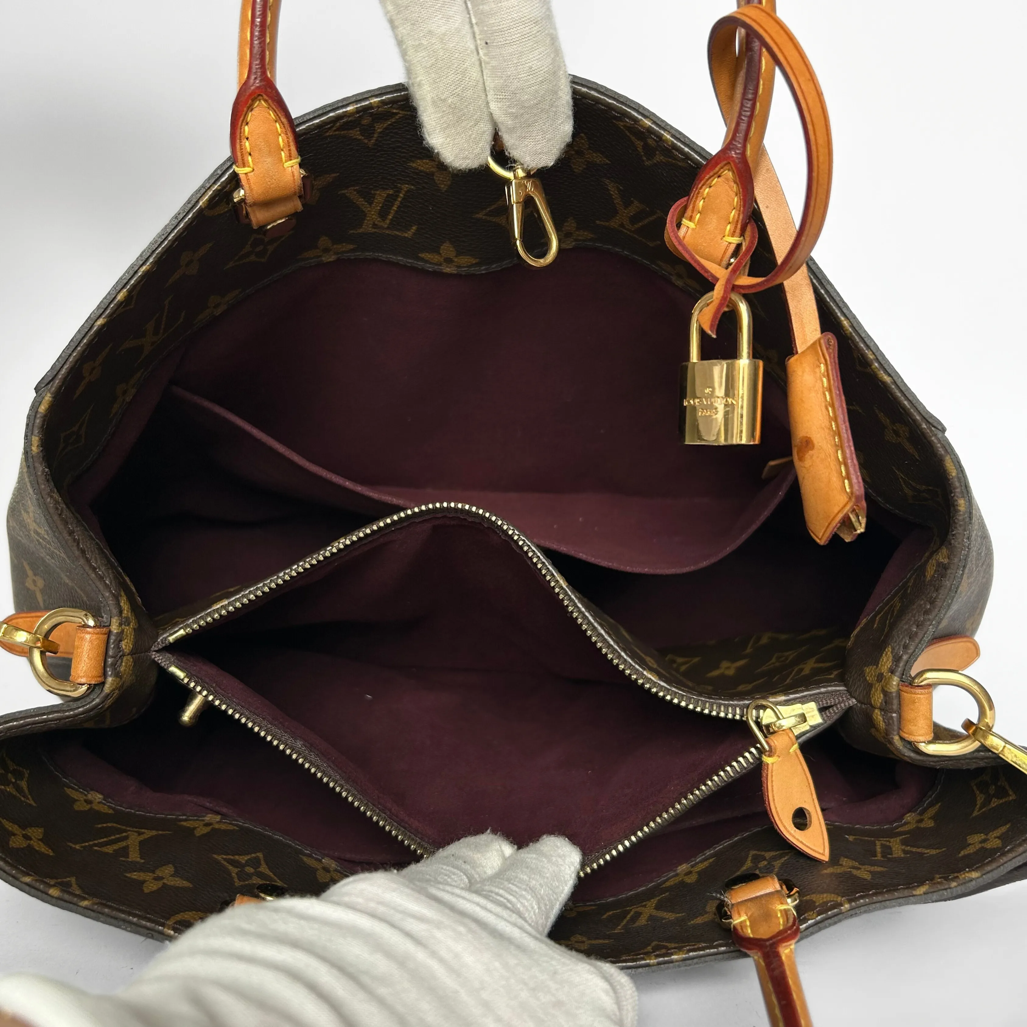Louis Vuitton Montaigne GM Monogram Canvas