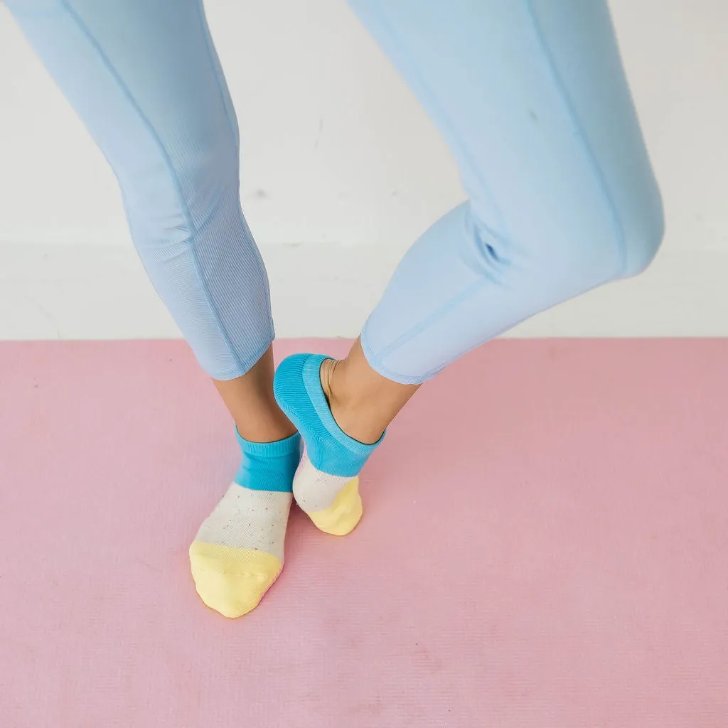 Neapolitan Ankle Grippy Socks