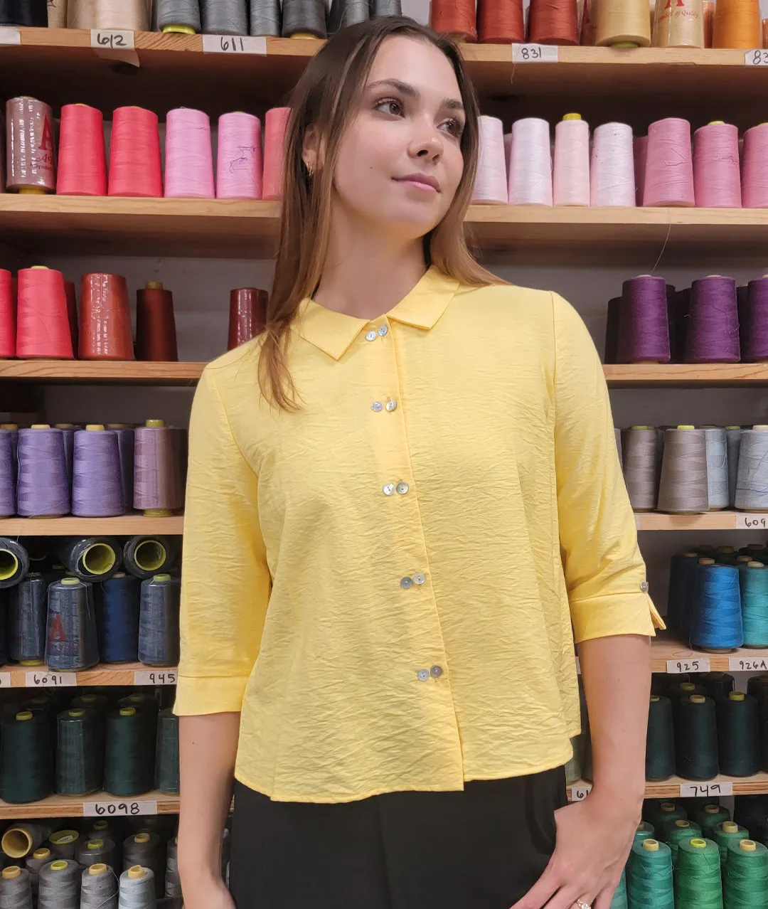 Niche - Rayon - Twinbutton Top - Lemon