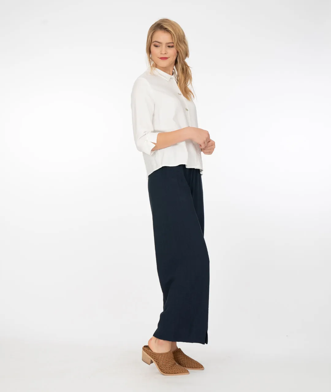 Niche - Rayon - Twinbutton Top - Moss