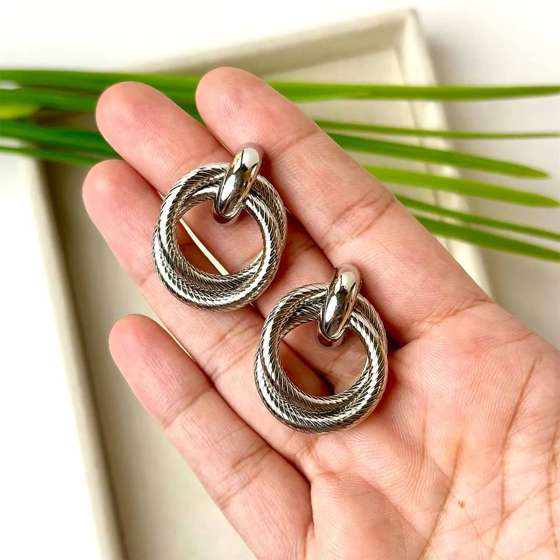 Plain Metallic Studs (Silver)